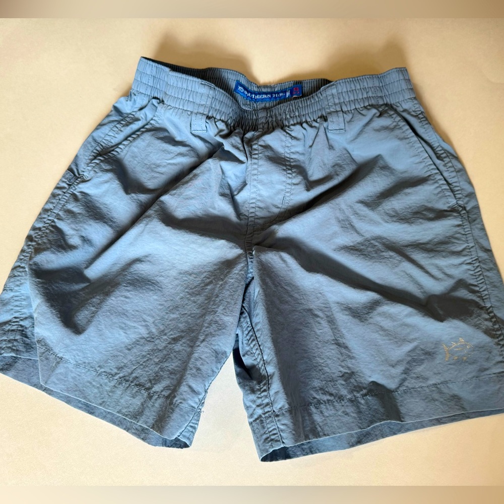 Southern tide boys Shoreline active short size small in windward blue